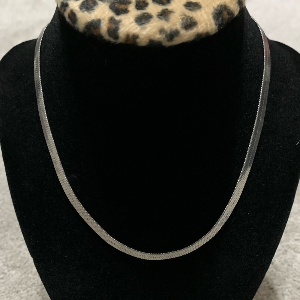 Elegant Silver tone snake chain Necklace